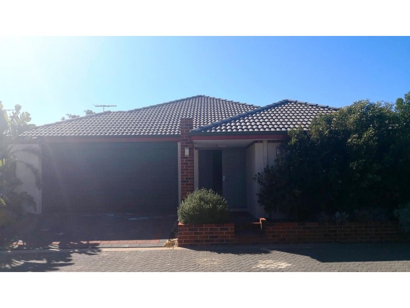 28 LOMOND CRESCENT, Wandi WA 6167