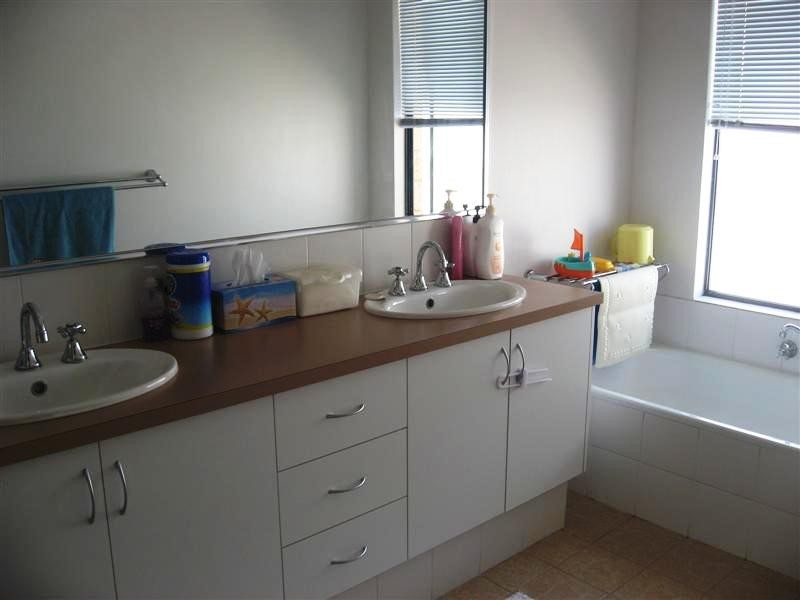 18 Patchouli Circle, Atwell WA 6164