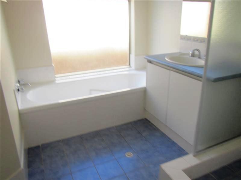 14 Champion Drive, Bertram WA 6167