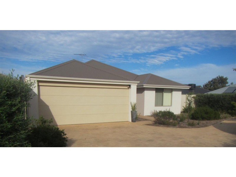 4 Foothill Close, Aubin Grove WA 6164