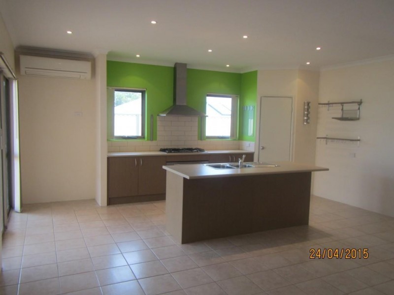 4 Foothill Close, Aubin Grove WA 6164