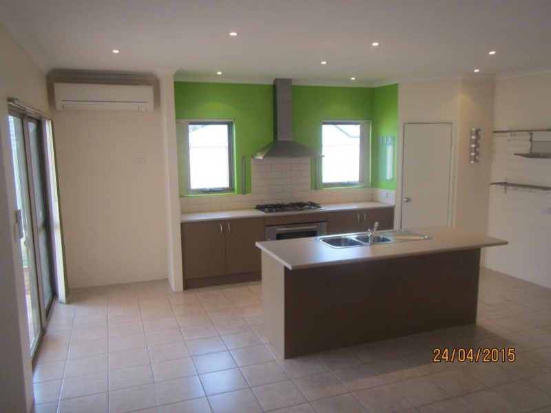 4 Foothill Close, Aubin Grove WA 6164