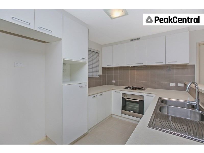 25/2 Stockton Bend, Cockburn Central WA 6164