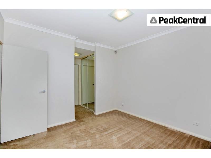 25/2 Stockton Bend, Cockburn Central WA 6164