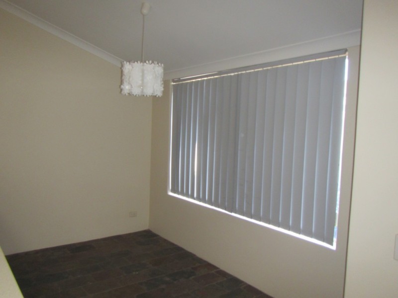 4 Broadwater Gardens, South Lake WA 6164