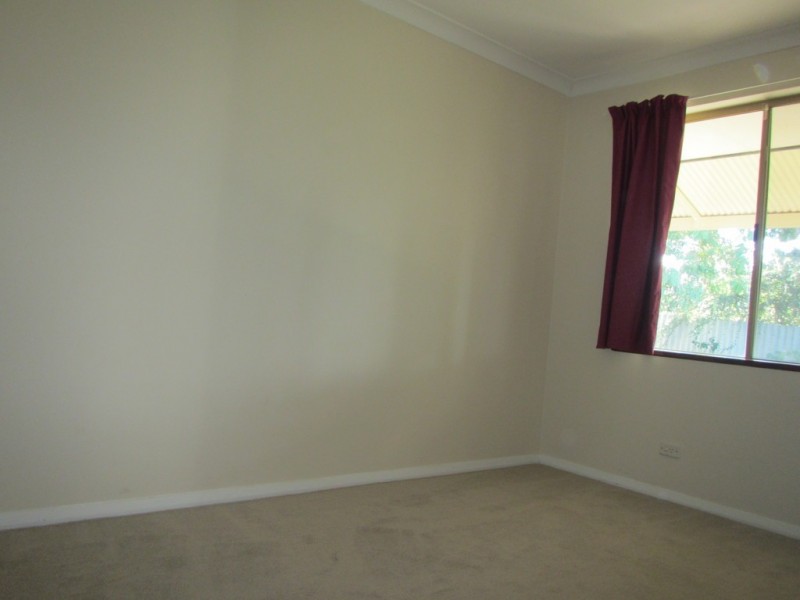 4 Broadwater Gardens, South Lake WA 6164