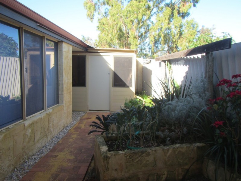 4 Broadwater Gardens, South Lake WA 6164