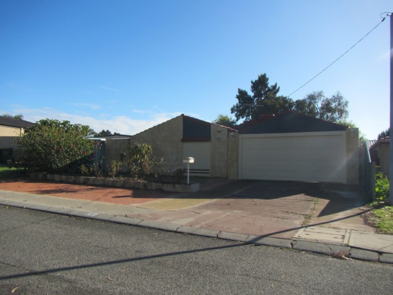 4 Broadwater Gardens, South Lake WA 6164