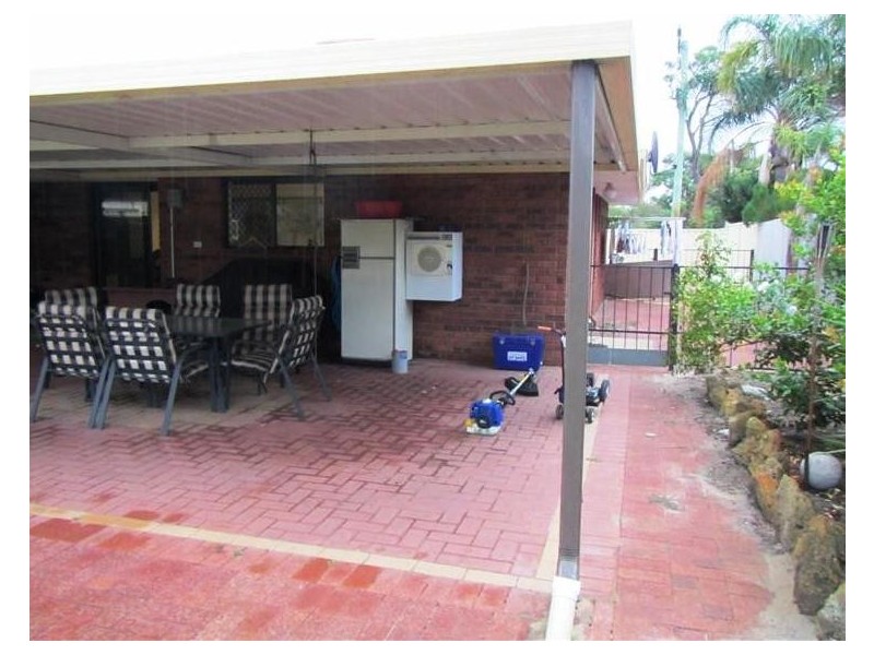 2 Gazania Grove, Yangebup WA 6164