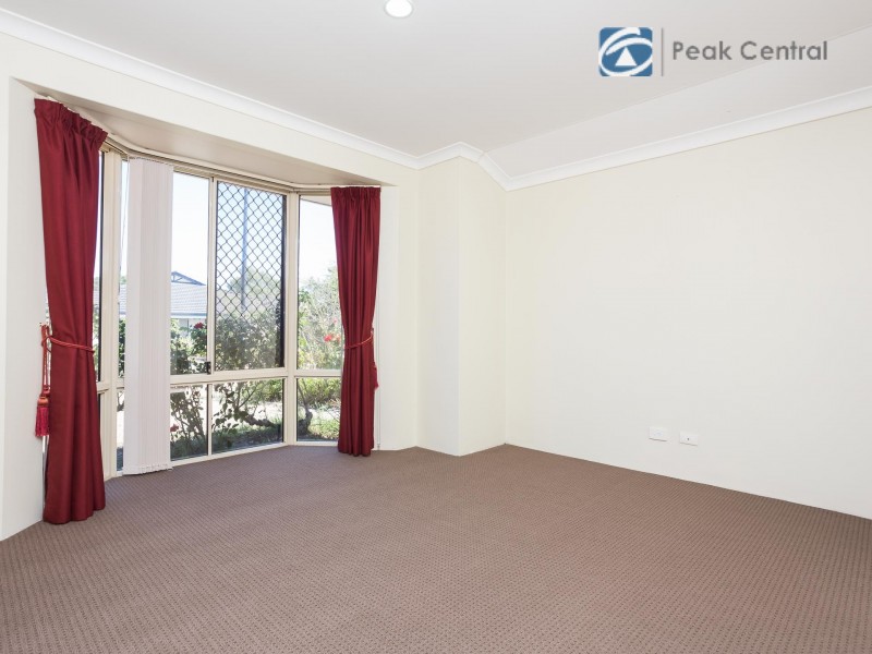 9 Lavender Way, Success WA 6164