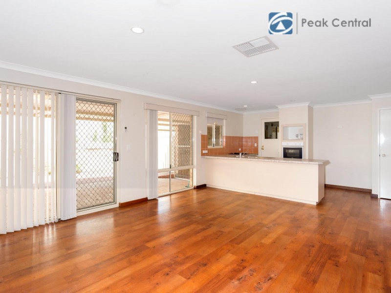 9 Lavender Way, Success WA 6164