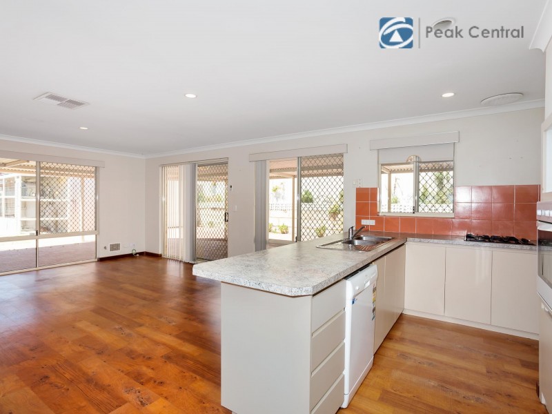 9 Lavender Way, Success WA 6164