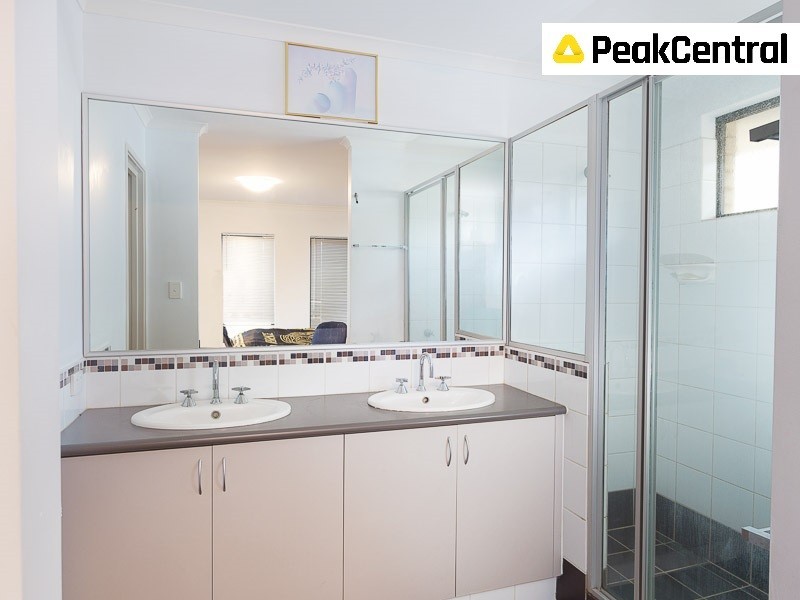 6 Horton Brace, Success WA 6164