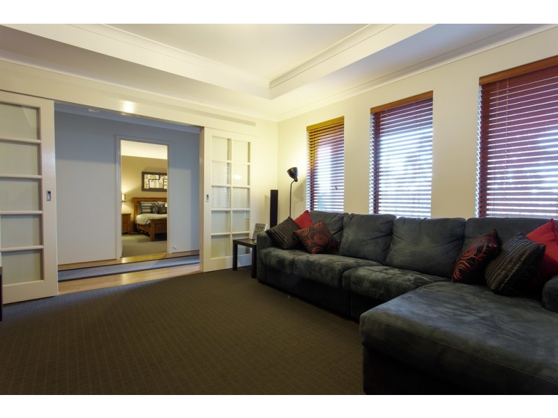 13 Lambeth Circle, Wellard WA 6170