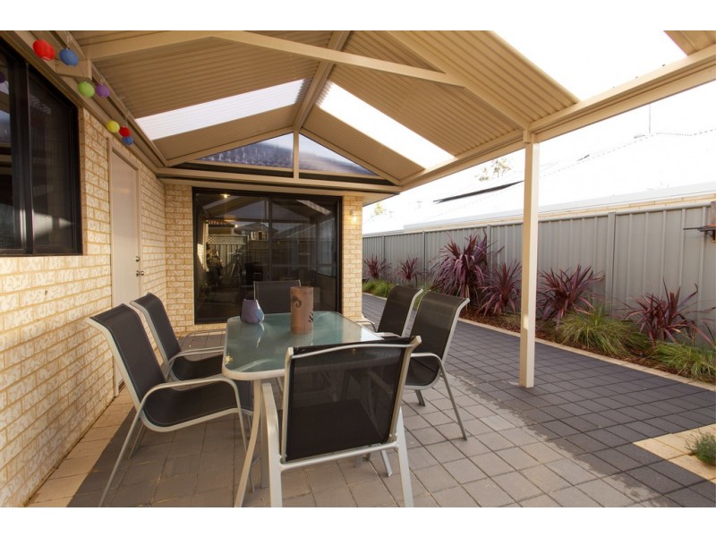 13 Lambeth Circle, Wellard WA 6170