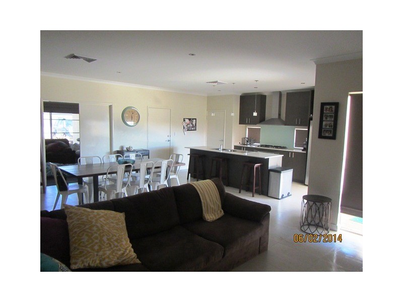 6 Chatham Way, Harrisdale WA 6112