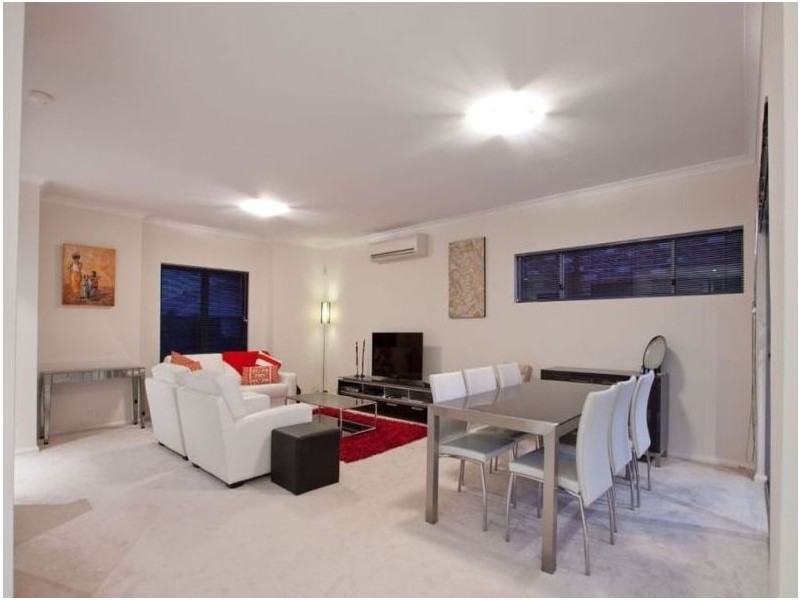 7/18 Deanmore Bend, Hammond Park WA 6164