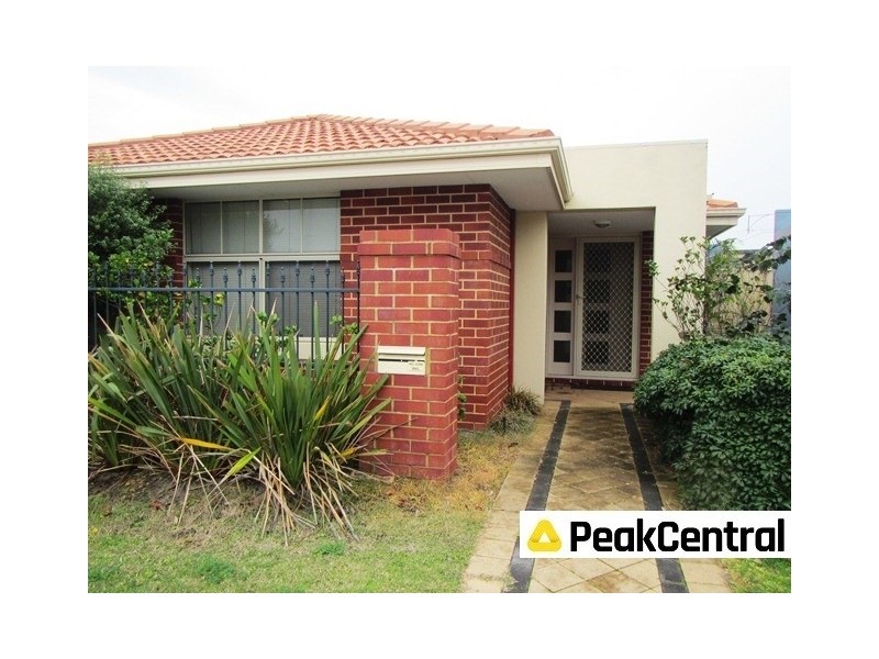 4 Goulburn Approach, Hammond Park WA 6164