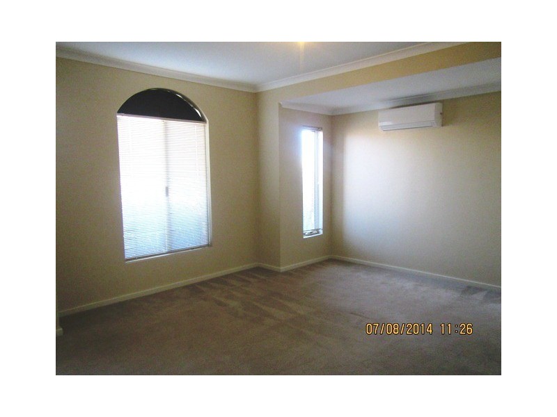 30 Leichhardt Crossing, Hammond Park WA 6164