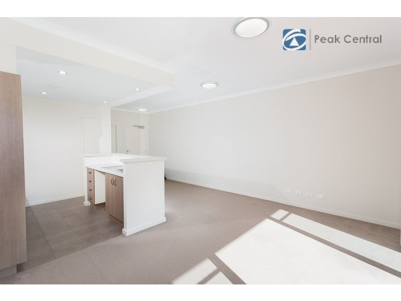 8/6 Ibera Way, Success WA 6164