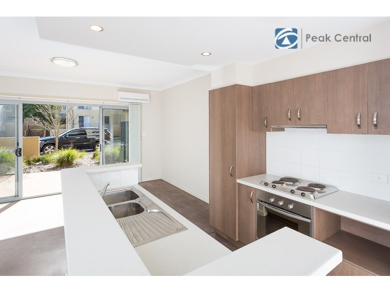 8/6 Ibera Way, Success WA 6164