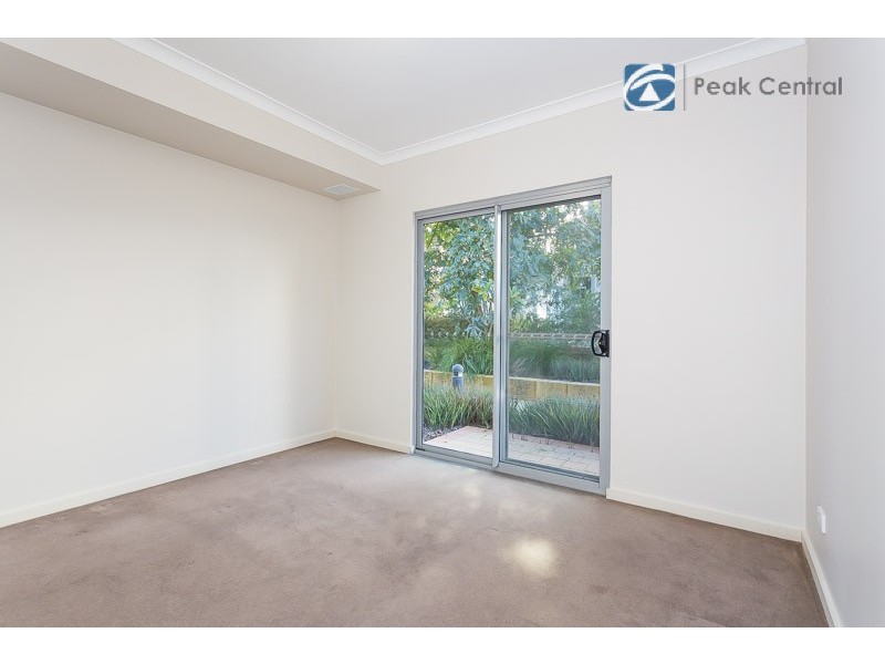 8/6 Ibera Way, Success WA 6164