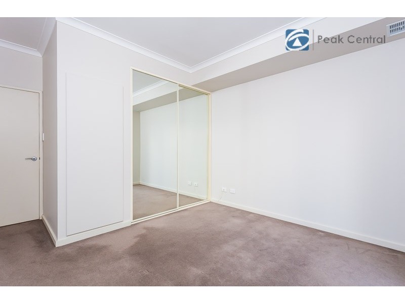 8/6 Ibera Way, Success WA 6164