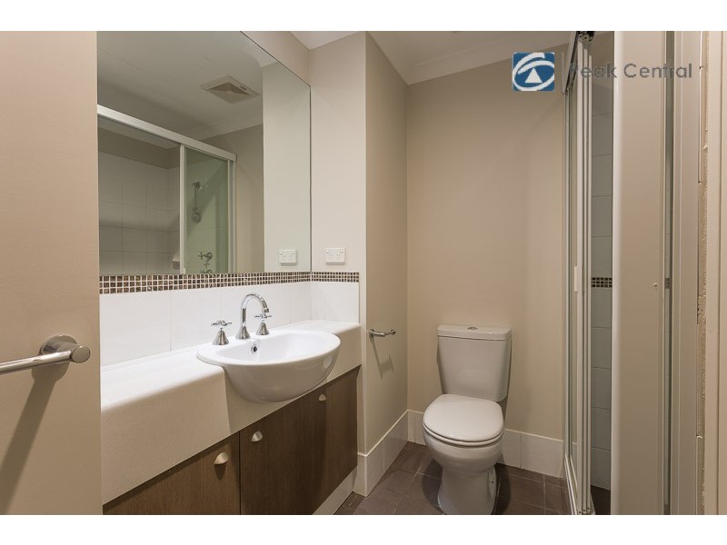 8/6 Ibera Way, Success WA 6164