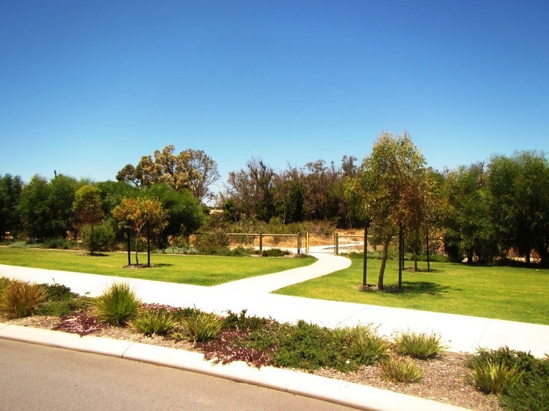 91 Litchfield Circle, Wandi WA 6167