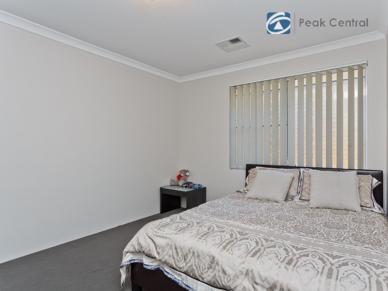 91 Litchfield Circle, Wandi WA 6167