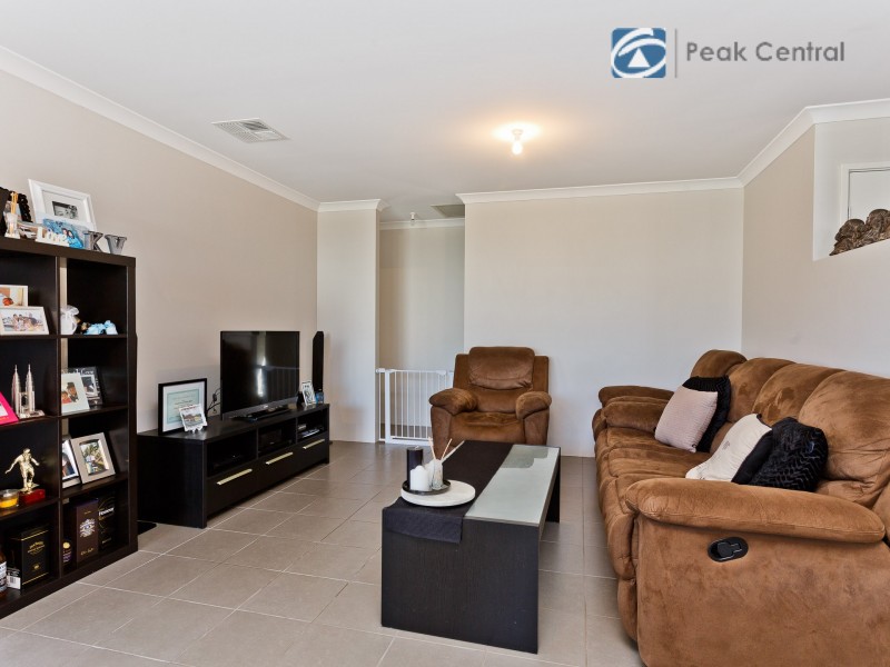 91 Litchfield Circle, Wandi WA 6167