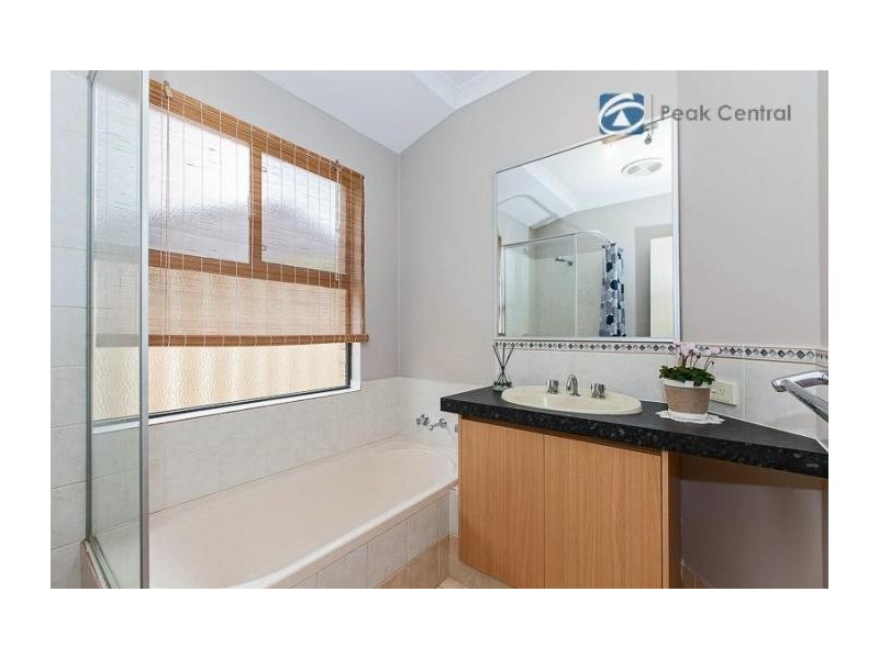 31 Windchime Tce, Atwell WA 6164