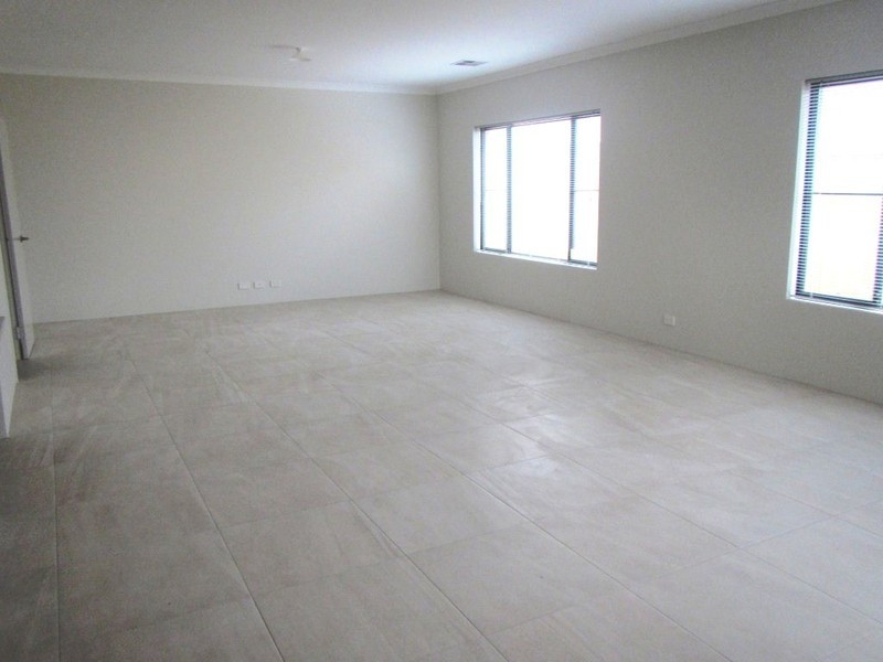 14 McIntosh Street, Hammond Park WA 6164