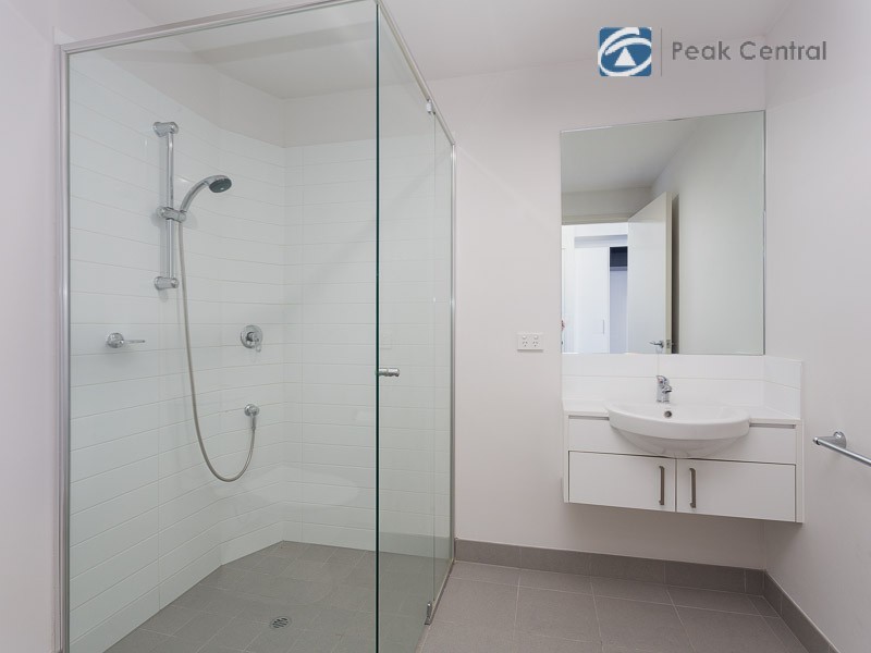 32/20 Signal Tce, Cockburn Central WA 6164