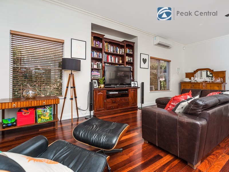 13 Clements Road, Booragoon WA 6154