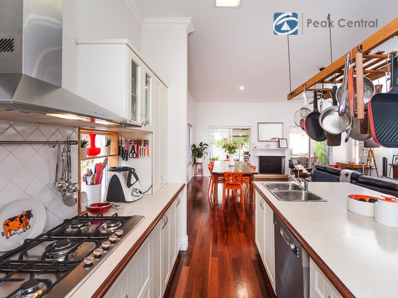 13 Clements Road, Booragoon WA 6154