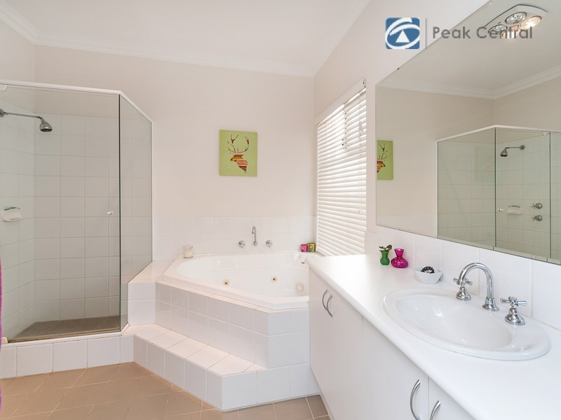 13 Clements Road, Booragoon WA 6154