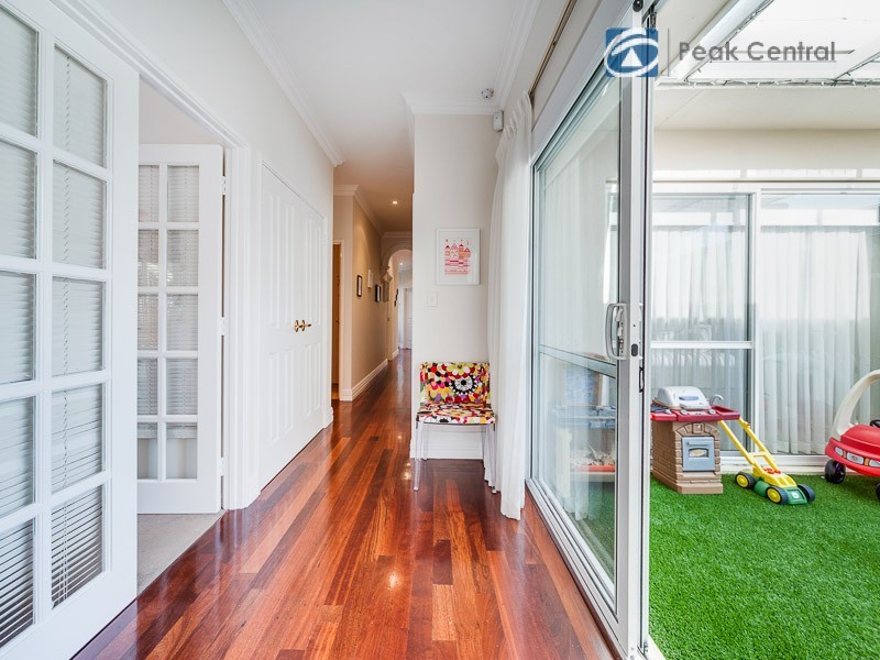 13 Clements Road, Booragoon WA 6154