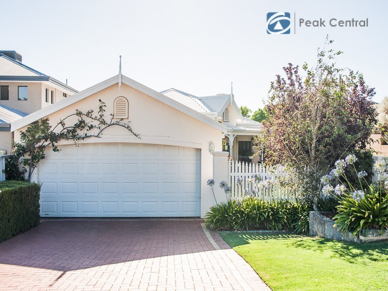 13 Clements Road, Booragoon WA 6154