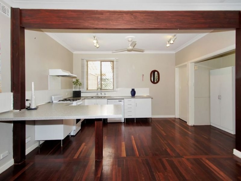 142 Cordelia Ave, Coolbellup WA 6163