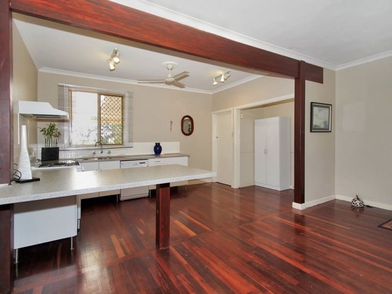 142 Cordelia Ave, Coolbellup WA 6163