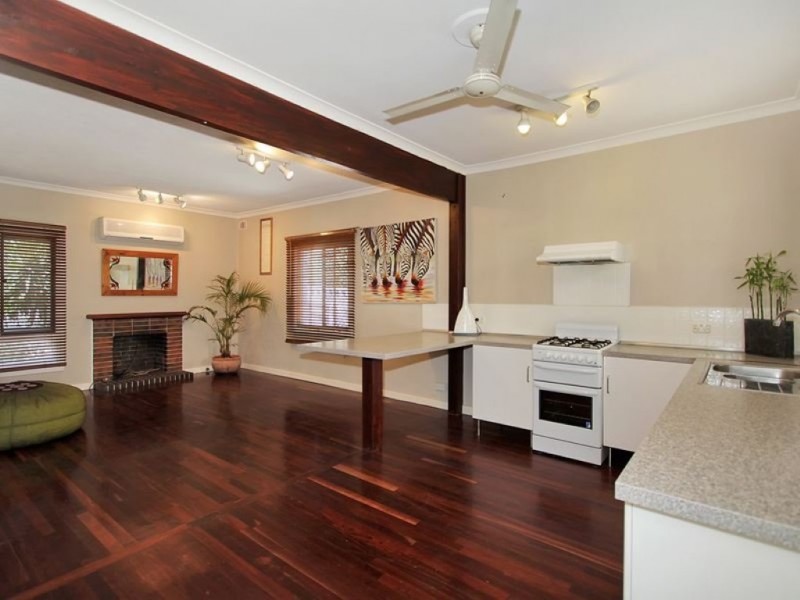 142 Cordelia Ave, Coolbellup WA 6163