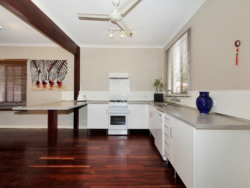 142 Cordelia Ave, Coolbellup WA 6163