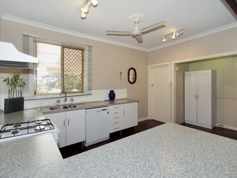 142 Cordelia Ave, Coolbellup WA 6163