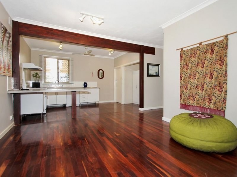 142 Cordelia Ave, Coolbellup WA 6163