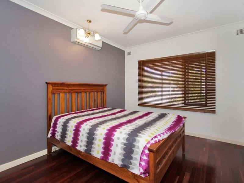 142 Cordelia Ave, Coolbellup WA 6163