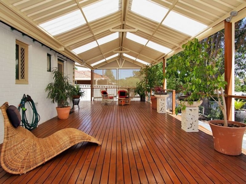 142 Cordelia Ave, Coolbellup WA 6163