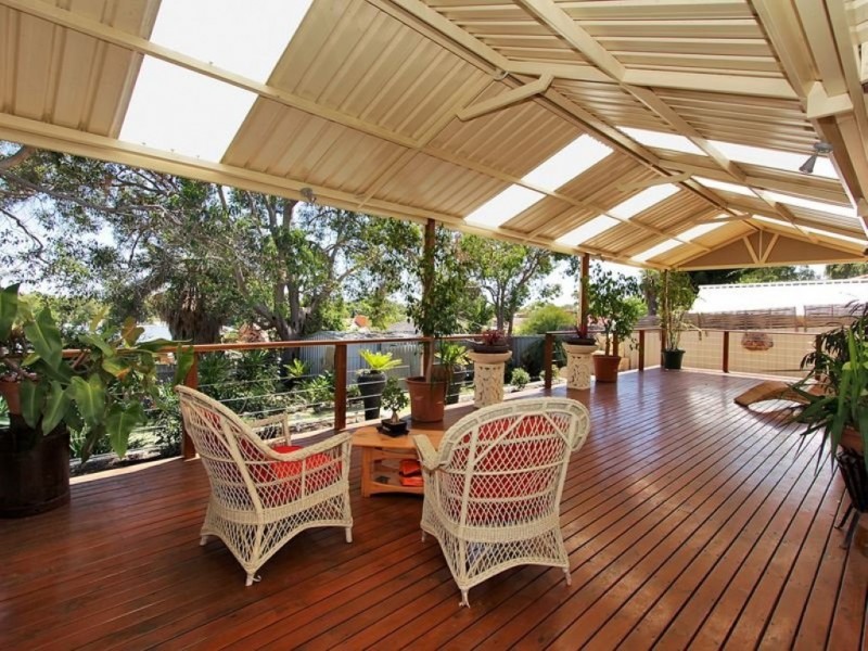 142 Cordelia Ave, Coolbellup WA 6163