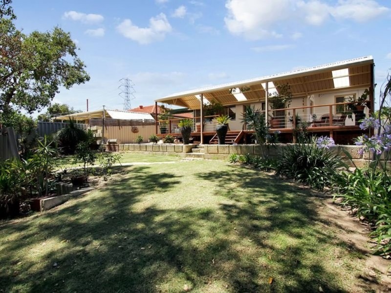 142 Cordelia Ave, Coolbellup WA 6163