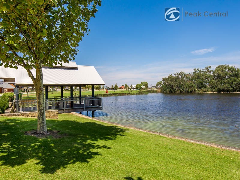 73 Aurora Drive, Atwell WA 6164